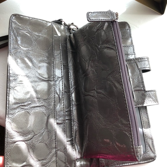 Kenneth Cole wallet! - Picture 4 of 4